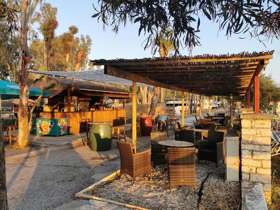 איגומניטסה Camping Drepanos מראה חיצוני תמונה