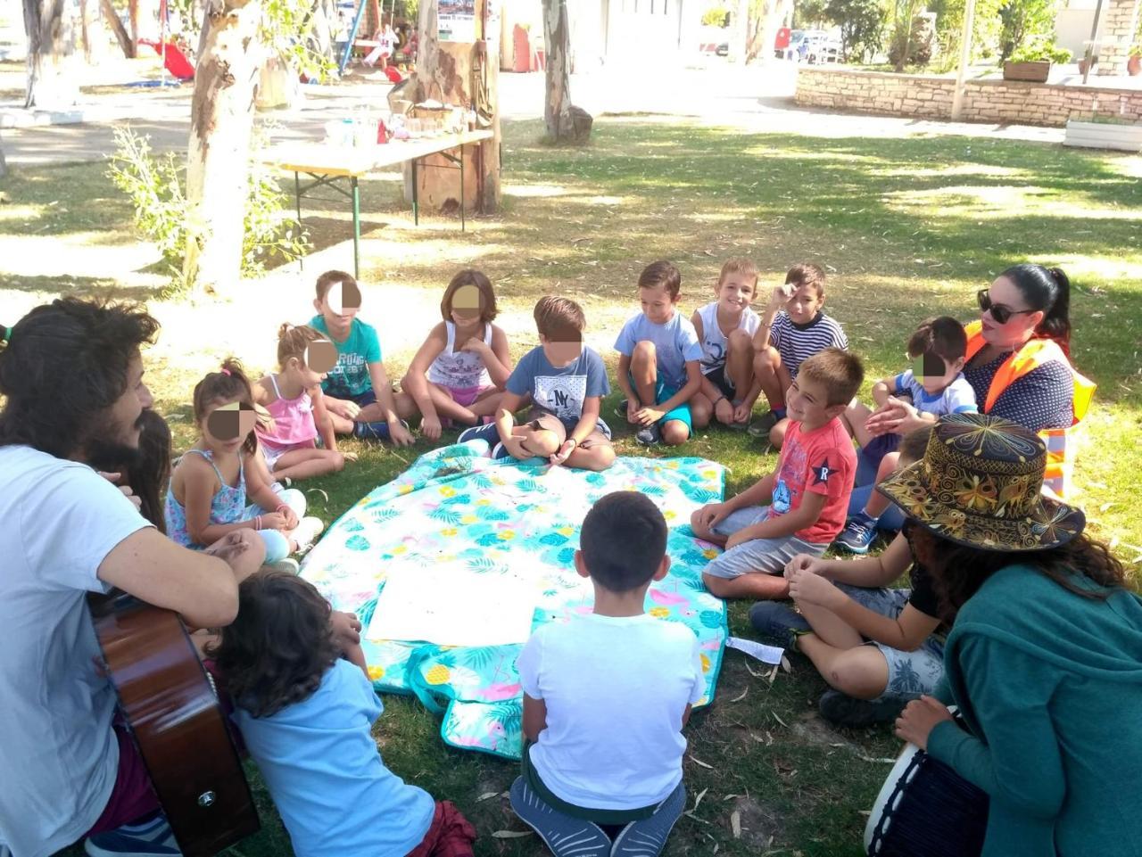 מלון איגומניטסה Camping Drepanos מראה חיצוני תמונה